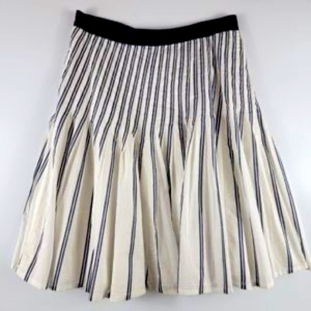Anthropologie Floreat skirt. White, pleated black vertical stripes. Fully lined!